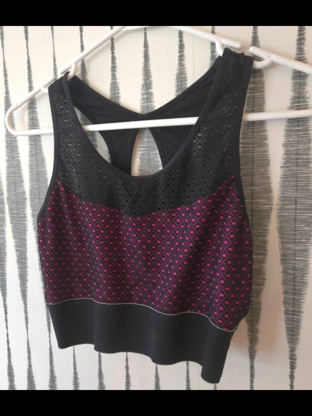 Black & Magenta Lace-Trim Sports Bra Crop Top - Size Medium